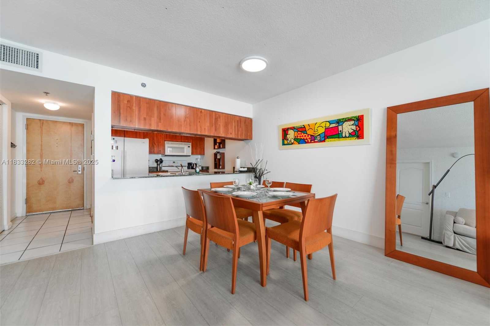 Small Image of 1200 BRICKELL BAY DR #3514, Miami Number 6