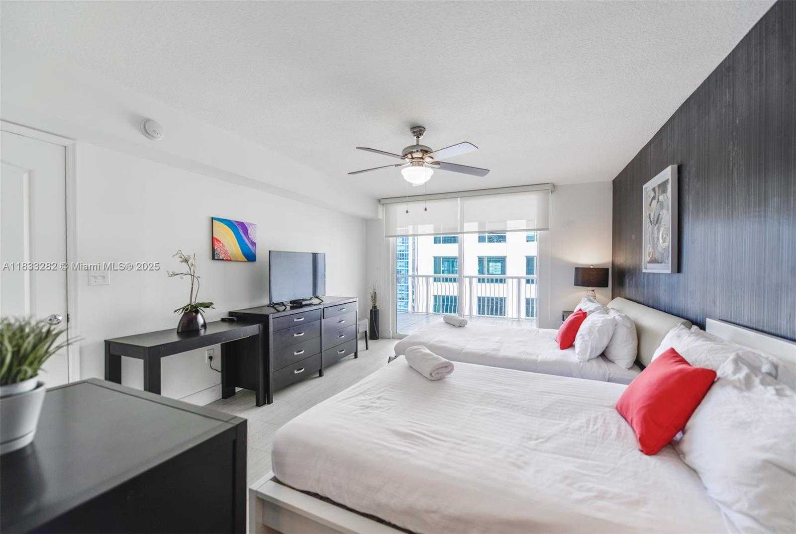 Small Image of 1200 BRICKELL BAY DR #3514, Miami Number 9