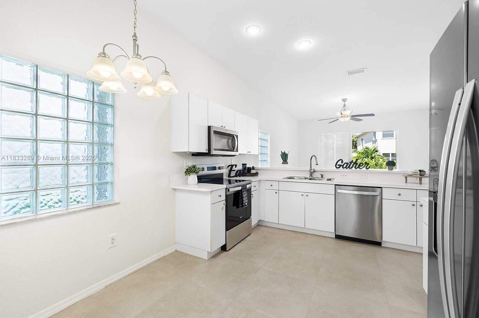 Small Image of 1941 NORTH WEST 171ST AVE #1941, Pembroke Pines Number 4
