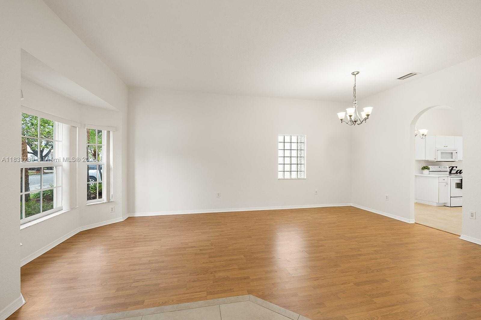Small Image of 1941 NORTH WEST 171ST AVE #1941, Pembroke Pines Number 9
