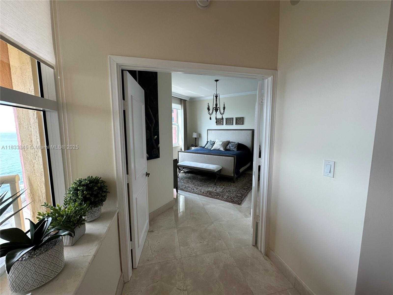 Small Image of Fort Lauderdale Number 11
