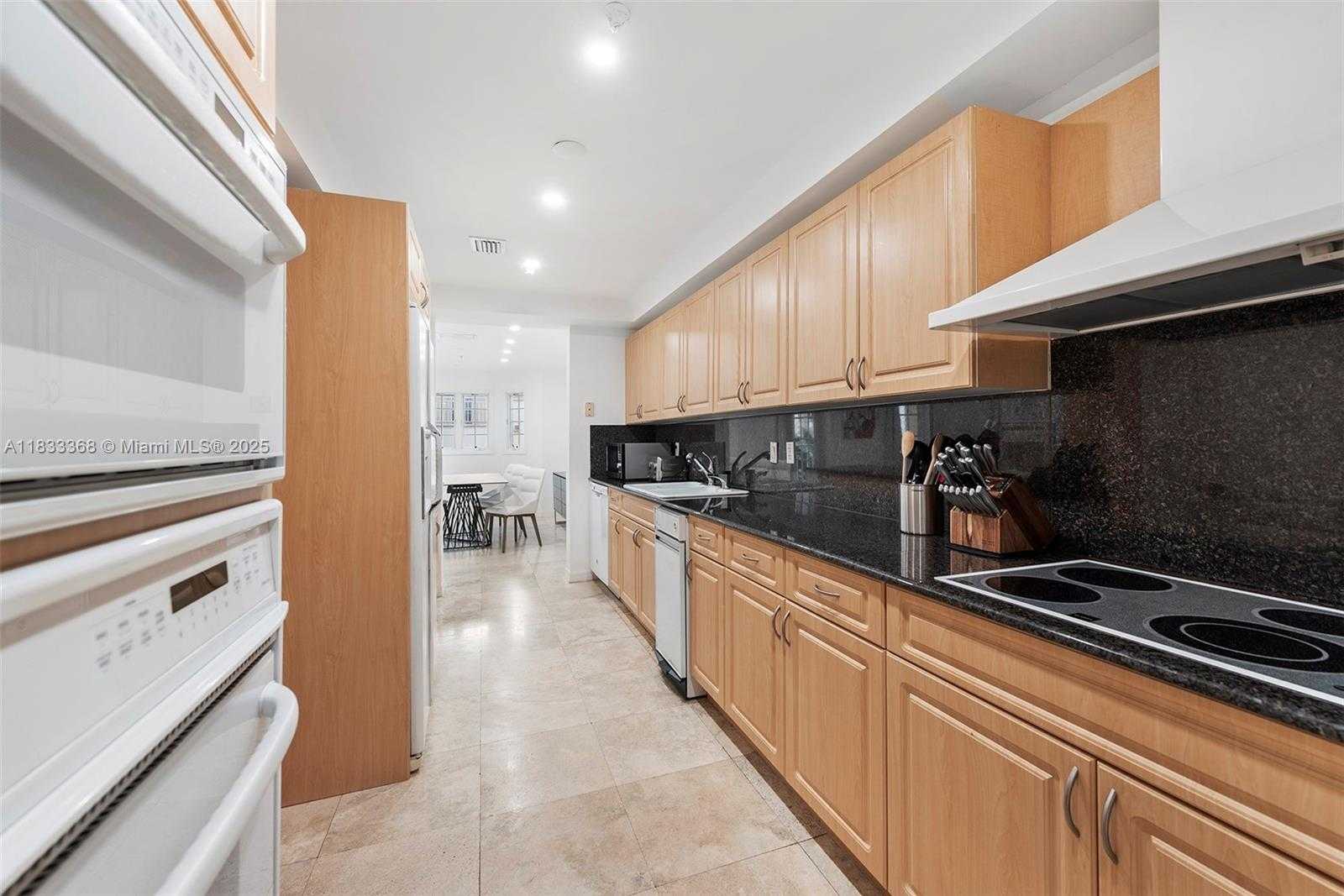 Small Image of 1415 SUNSET HARBOUR DR #204, Miami Beach Number 37