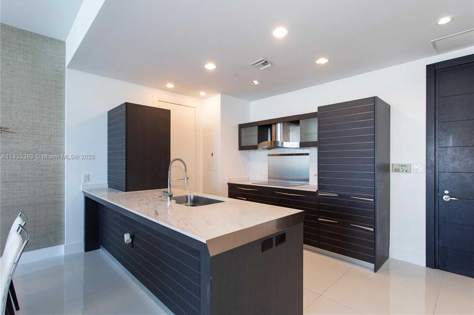 Small Image of 200 BISCAYNE BLVD WY #4512, Miami Number 4