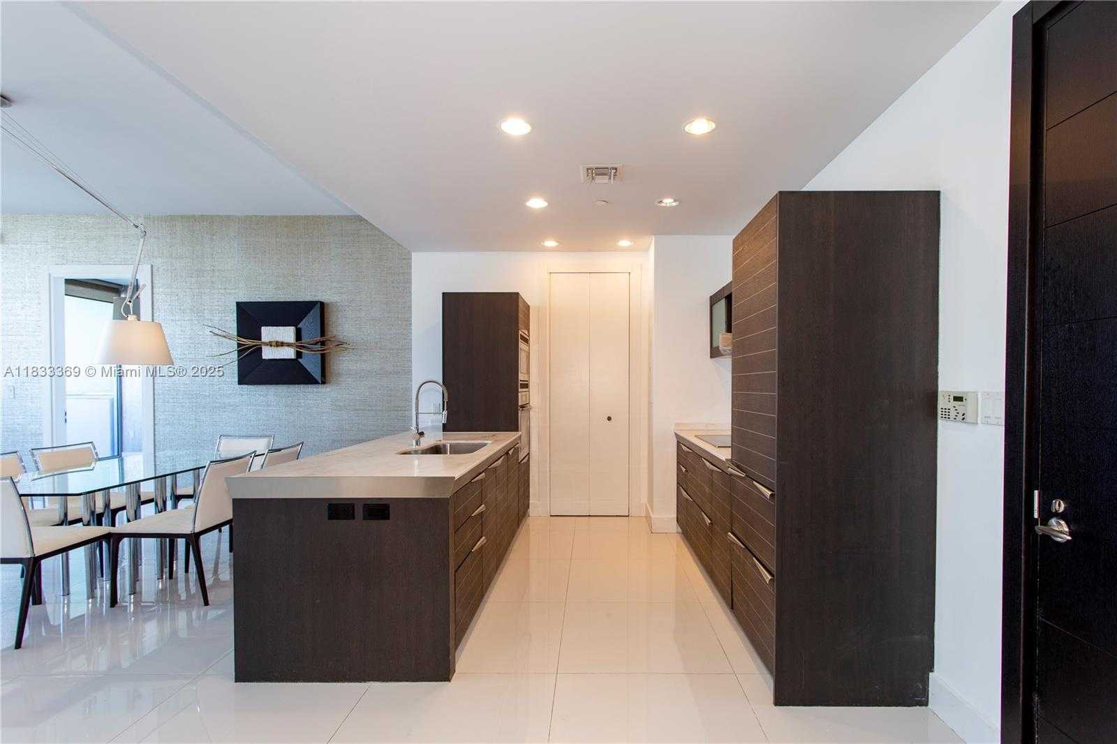 Small Image of 200 BISCAYNE BLVD WY #4512, Miami Number 5