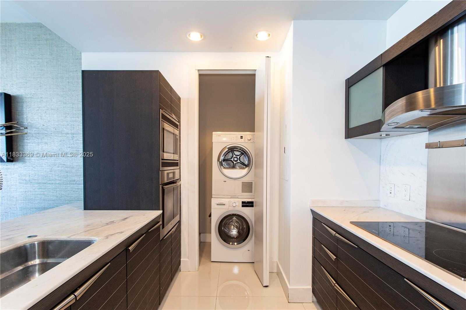 Small Image of 200 BISCAYNE BLVD WY #4512, Miami Number 7