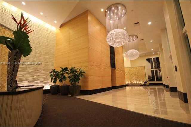 Small Image of 950 BRICKELL BAY DR #3006, Miami Number 12