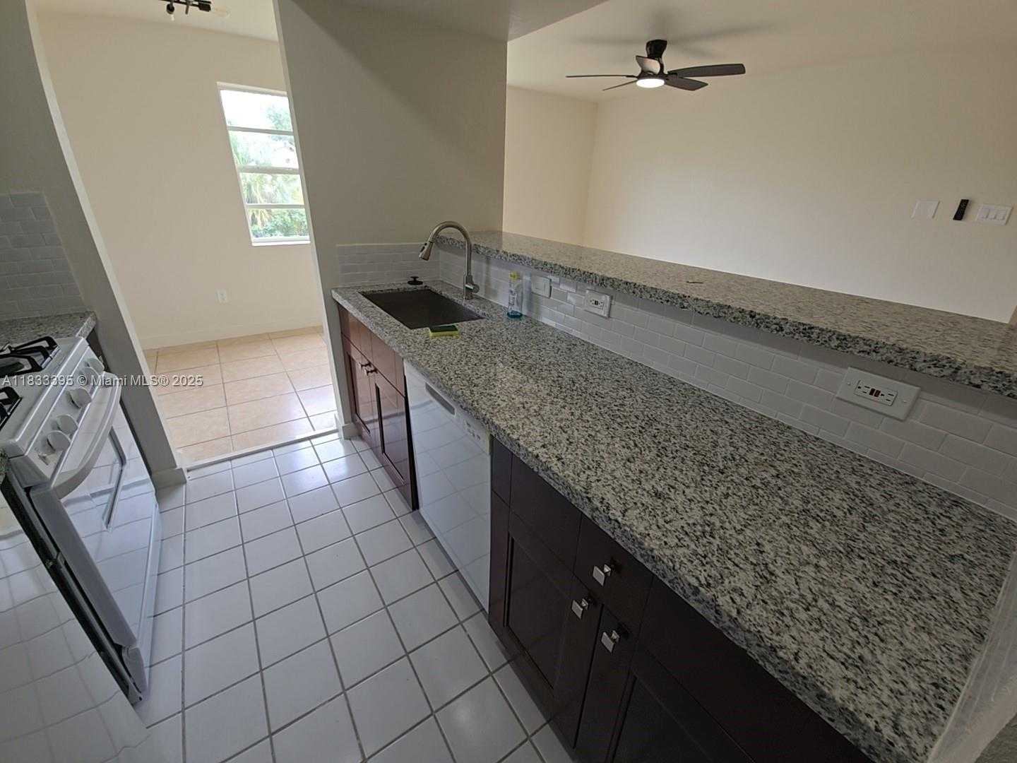 Small Image of 15340 SOUTH WEST 106TH TER #811, Miami Number 10