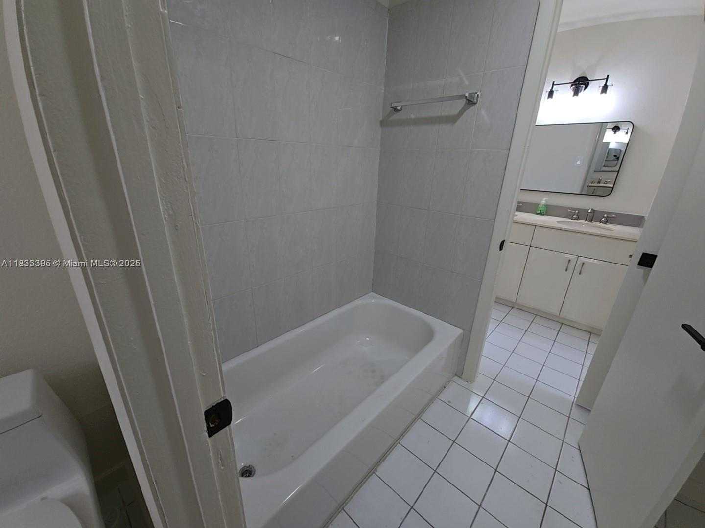 Small Image of 15340 SOUTH WEST 106TH TER #811, Miami Number 16