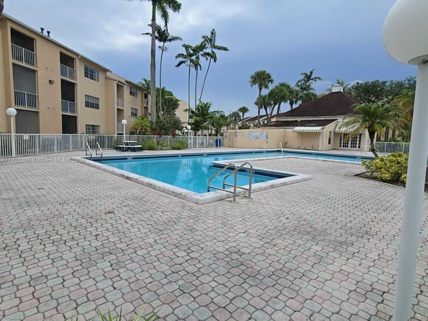 Small Image of 15340 SOUTH WEST 106TH TER #811, Miami Number 23
