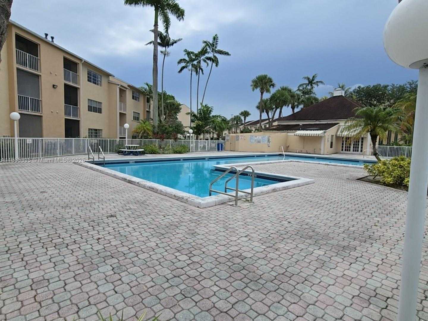 Small Image of 15340 SOUTH WEST 106TH TER #811, Miami Number 24