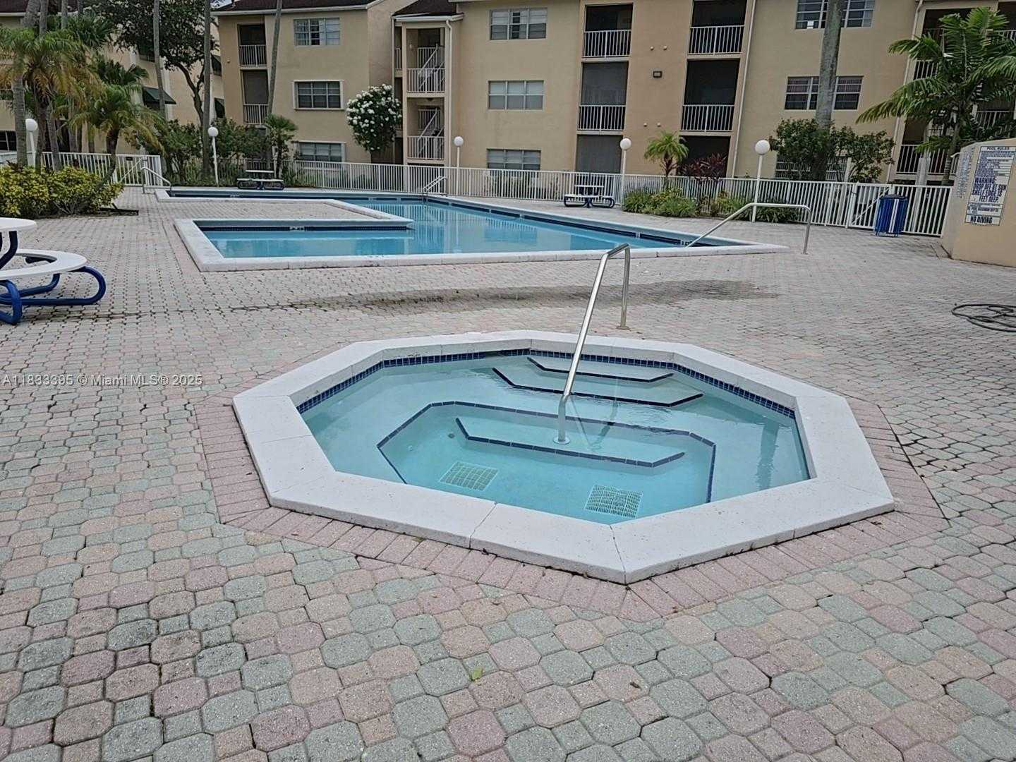 Small Image of 15340 SOUTH WEST 106TH TER #811, Miami Number 25