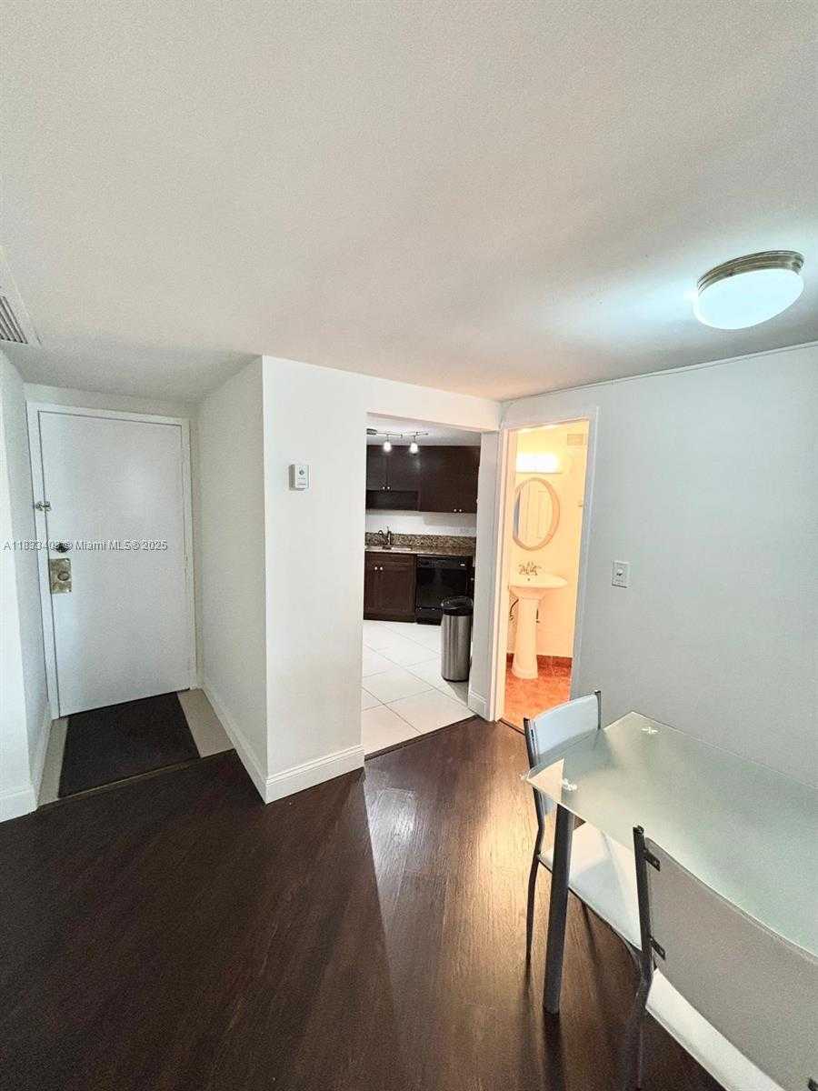 Small Image of 801 BRICKELL BAY DR #362, Miami Number 10