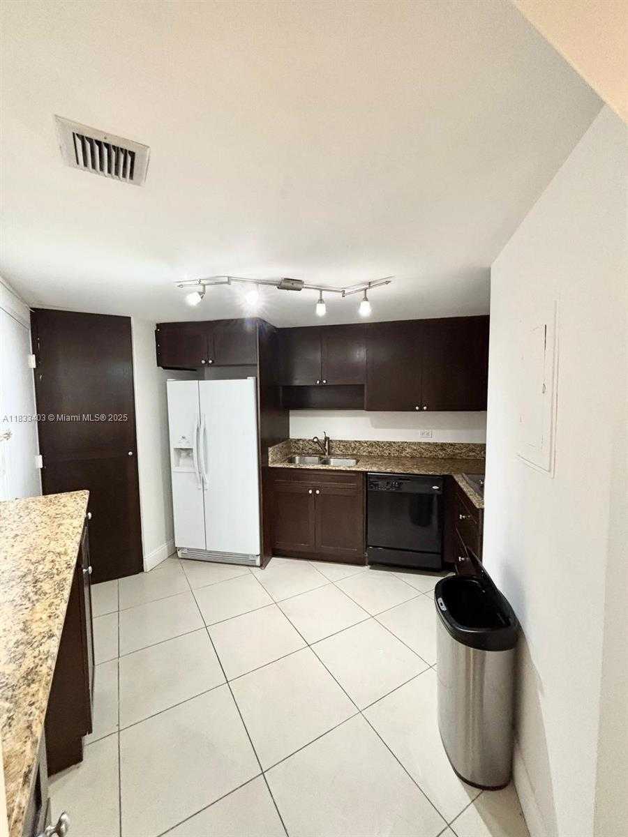 Small Image of 801 BRICKELL BAY DR #362, Miami Number 17