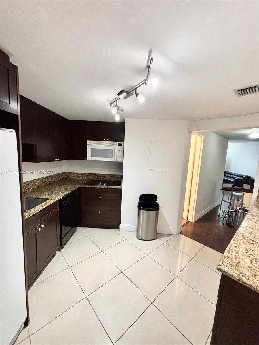 Small Image of 801 BRICKELL BAY DR #362, Miami Number 21