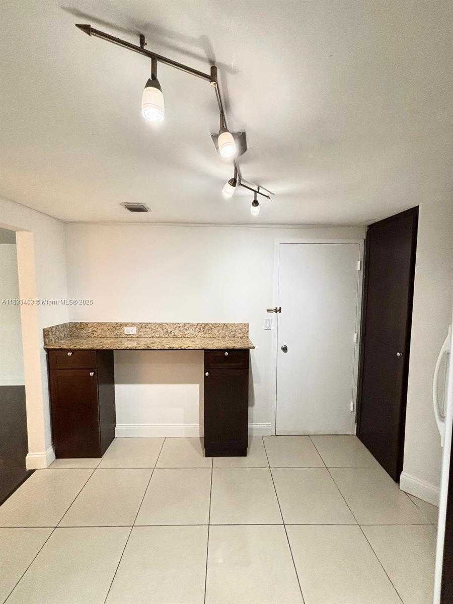 Small Image of 801 BRICKELL BAY DR #362, Miami Number 24
