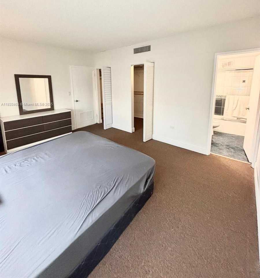Small Image of 801 BRICKELL BAY DR #362, Miami Number 4