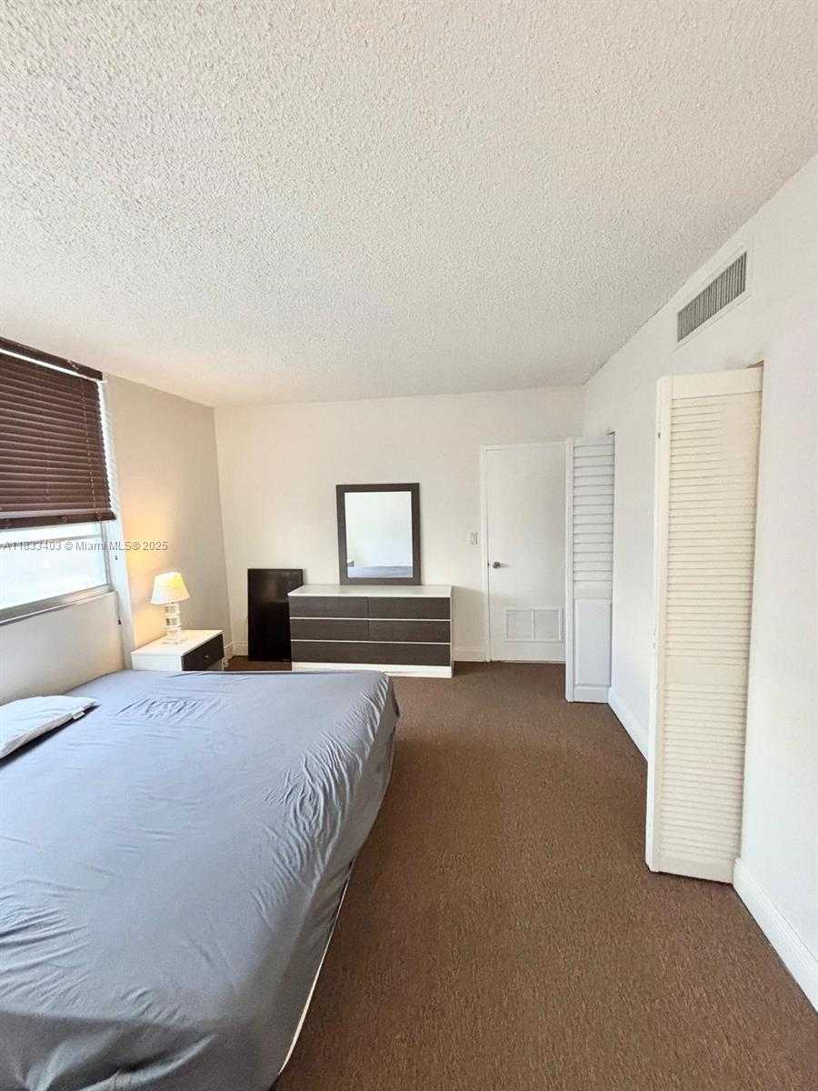 Small Image of 801 BRICKELL BAY DR #362, Miami Number 47