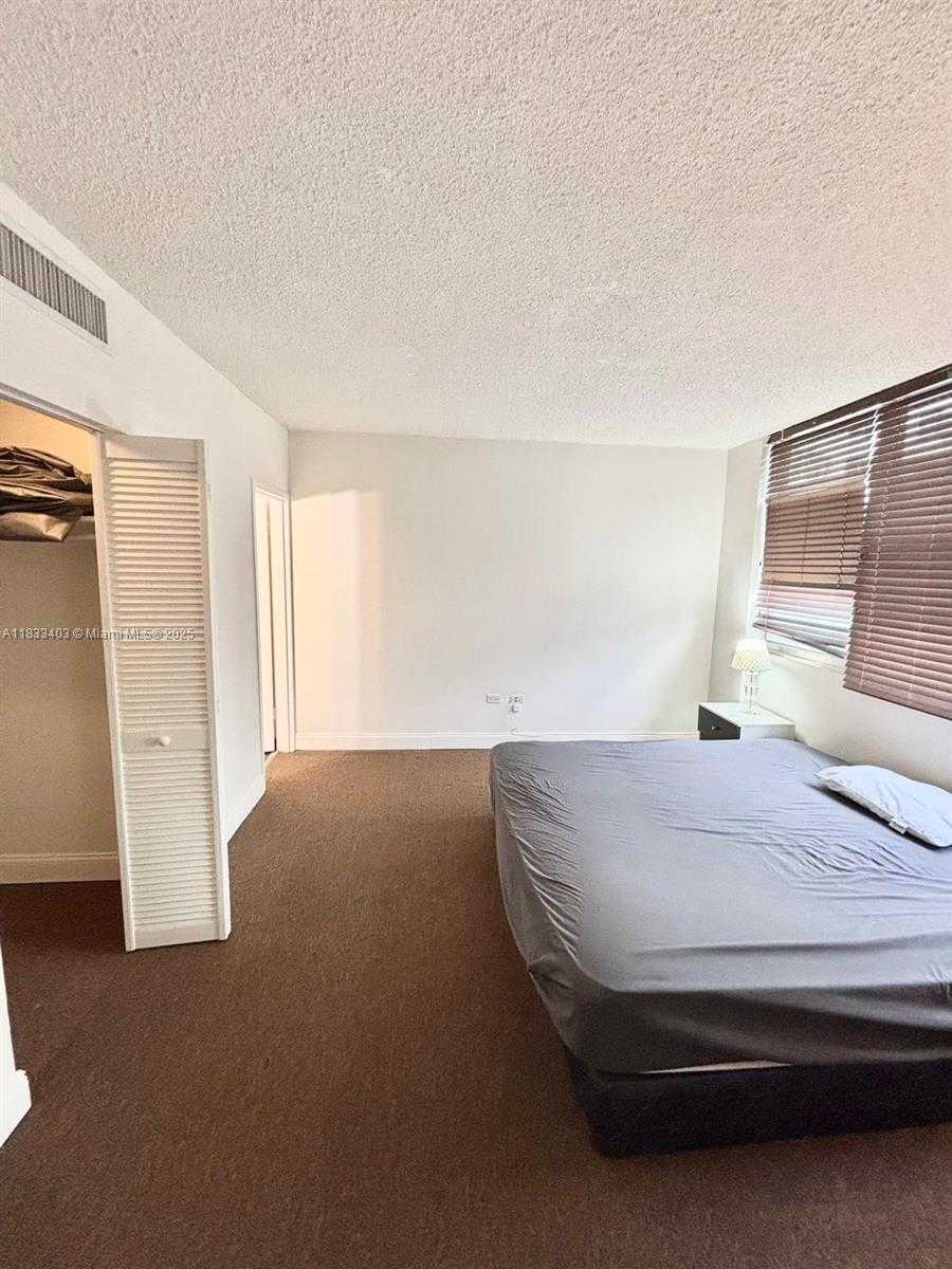 Small Image of 801 BRICKELL BAY DR #362, Miami Number 48