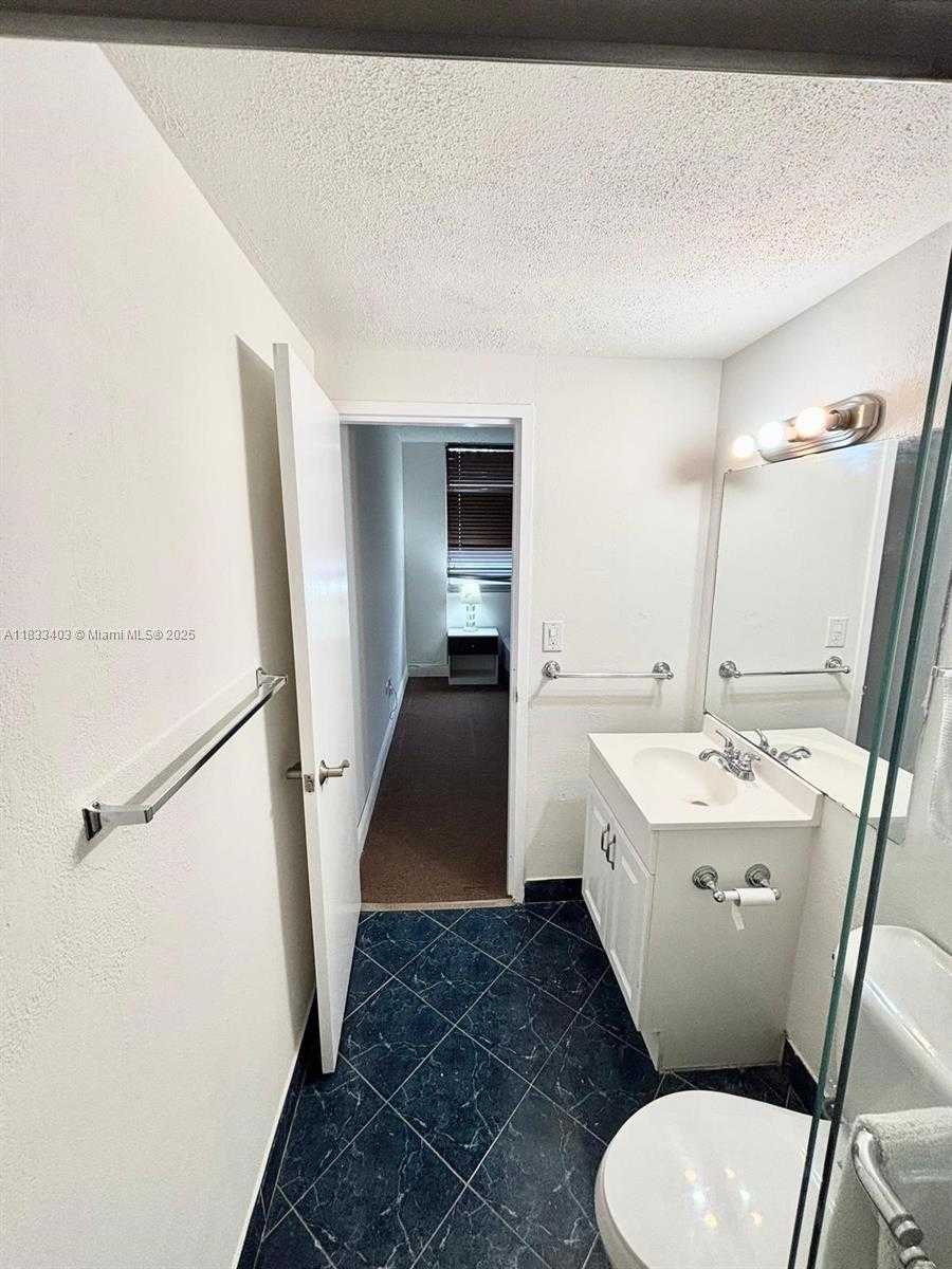 Small Image of 801 BRICKELL BAY DR #362, Miami Number 56