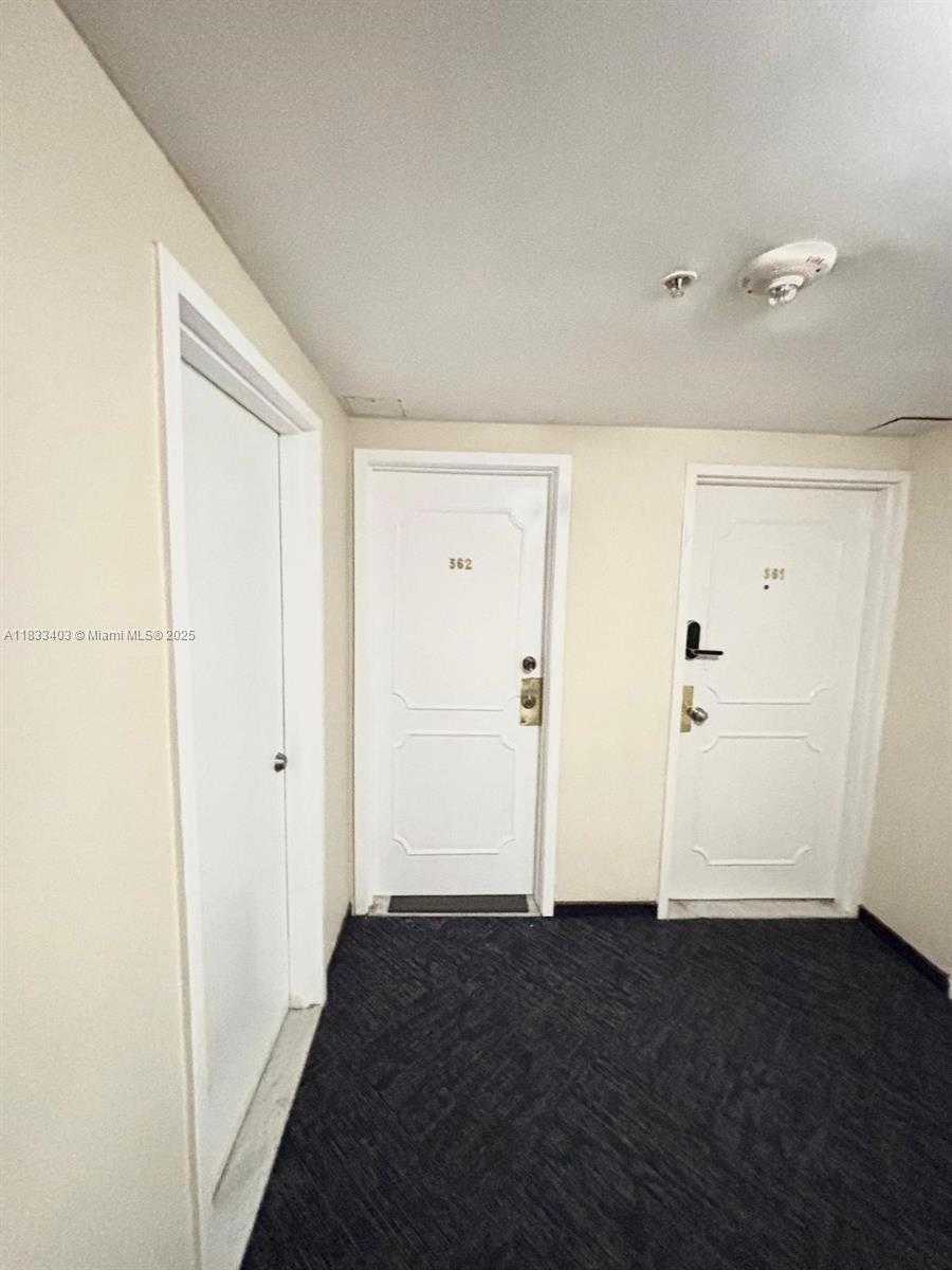 Small Image of 801 BRICKELL BAY DR #362, Miami Number 7
