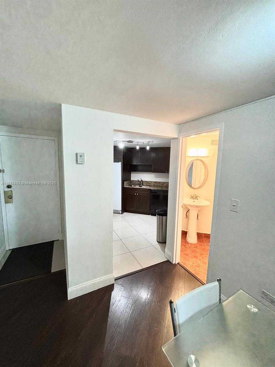 Small Image of 801 BRICKELL BAY DR #362, Miami Number 9