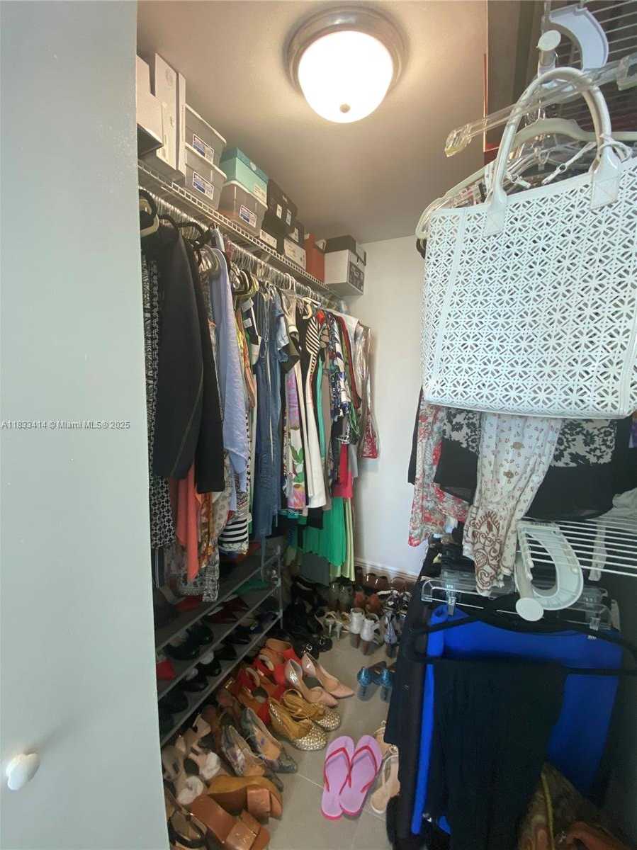 Small Image of 185 SOUTH WEST 7TH ST #2214, Miami Number 8