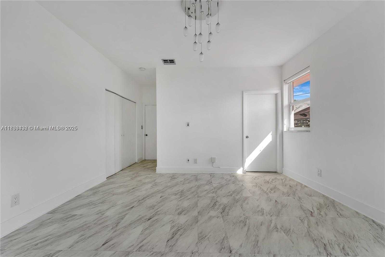 Small Image of 501 90TH ST, Surfside Number 11