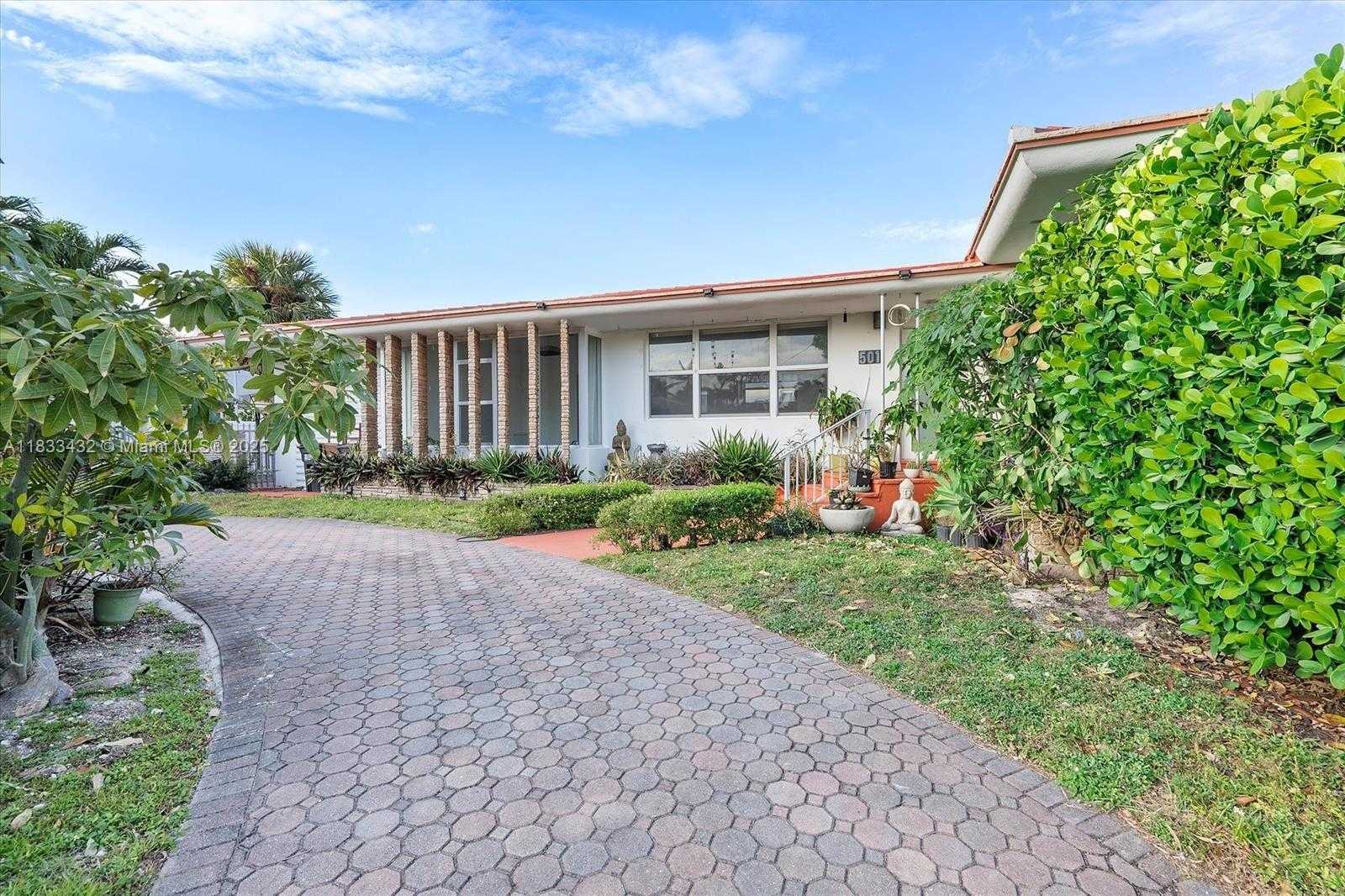 Small Image of 501 90TH ST, Surfside Number 18