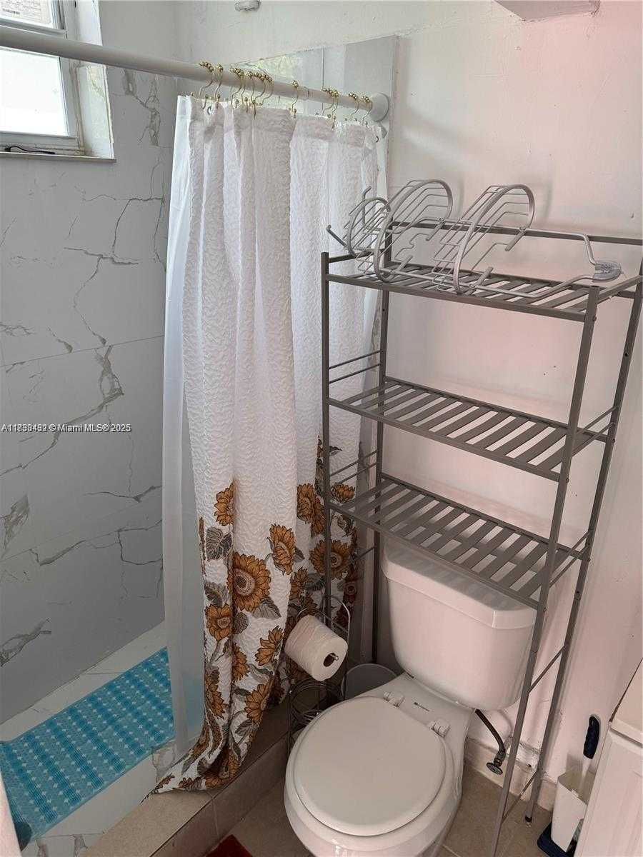 Small Image of 501 90TH ST, Surfside Number 20