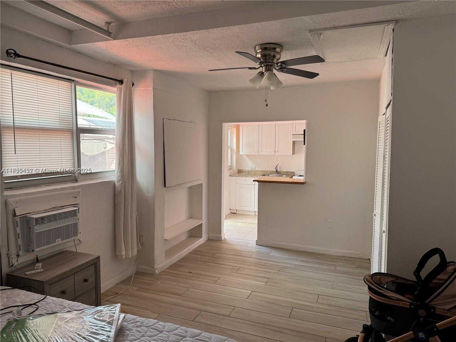 Small Image of 501 90TH ST, Surfside Number 22