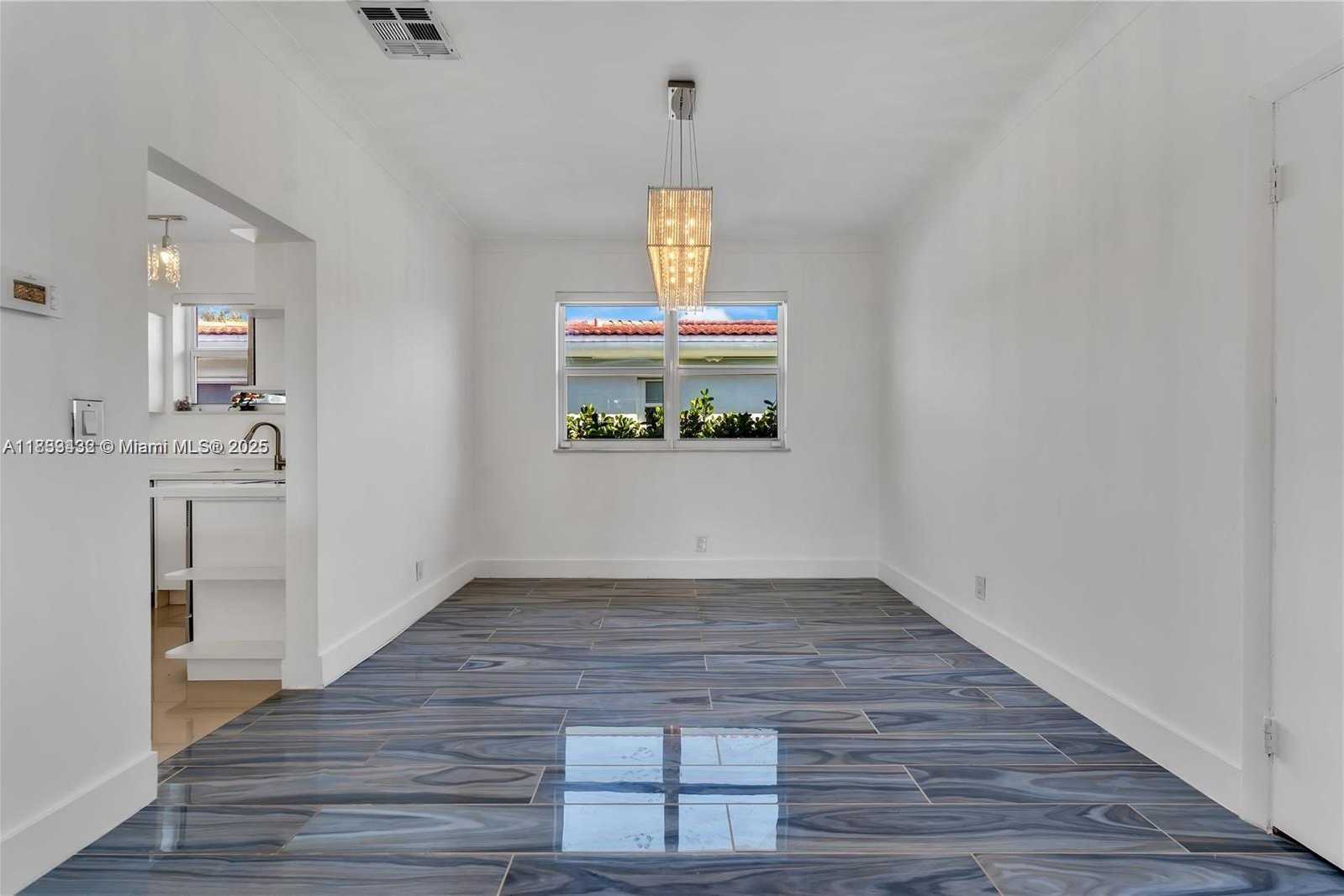 Small Image of 501 90TH ST, Surfside Number 7