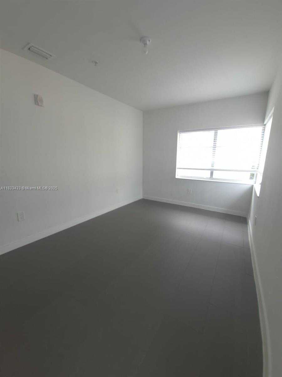 Small Image of 1211 EUCLID AVE #11, Miami Beach Number 11