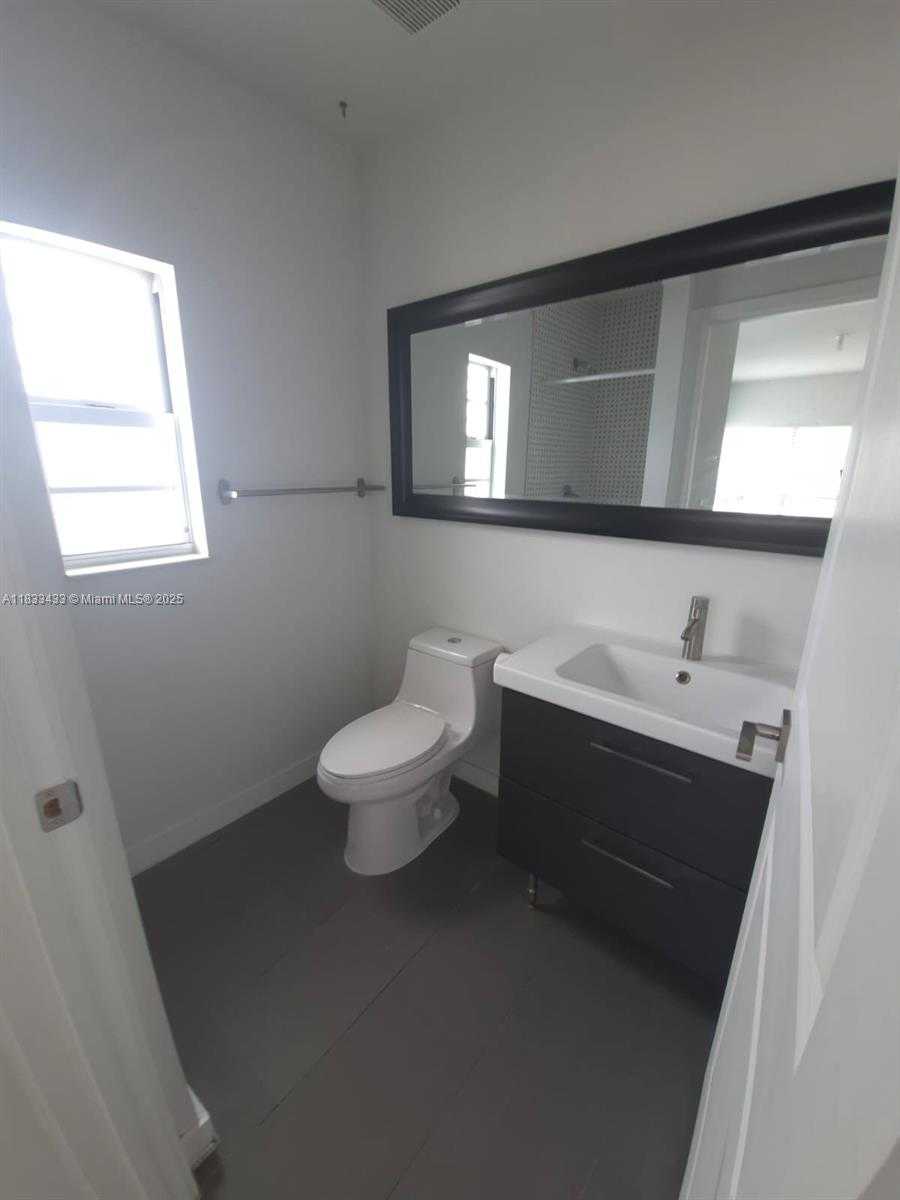 Small Image of 1211 EUCLID AVE #11, Miami Beach Number 12