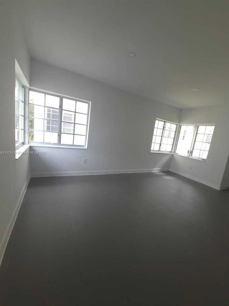 Small Image of 1211 EUCLID AVE #11, Miami Beach Number 3