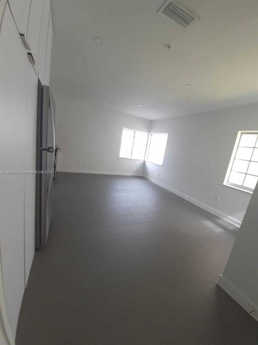 Small Image of 1211 EUCLID AVE #11, Miami Beach Number 4