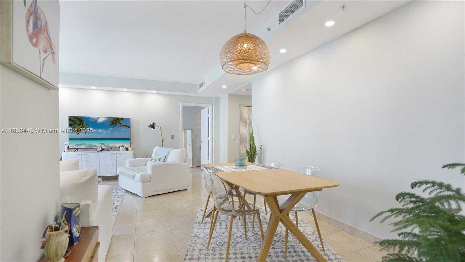 Small Image of 801 BRICKELL KEY BLVD #2210, Miami Number 26
