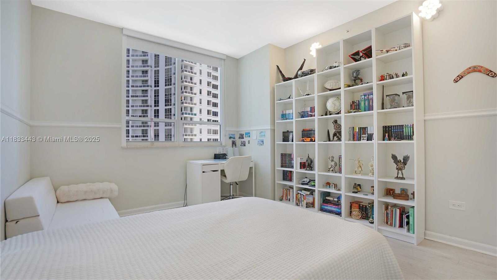 Small Image of 801 BRICKELL KEY BLVD #2210, Miami Number 31