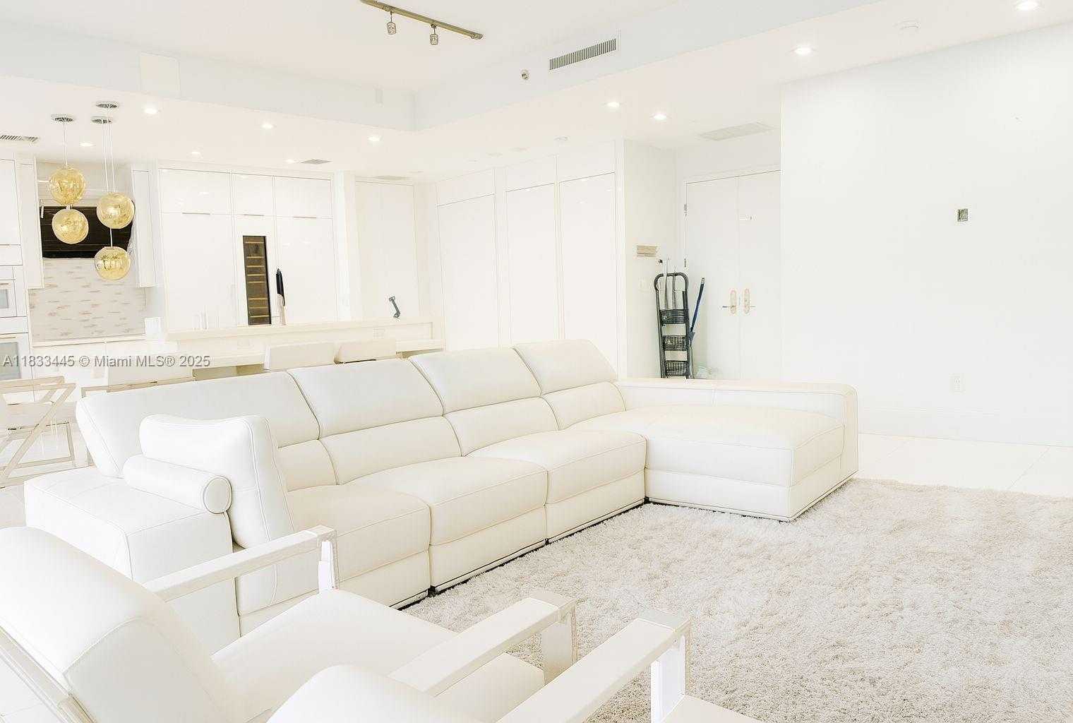 Small Image of 901 BRICKELL KEY BLVD #3307, Miami Number 2