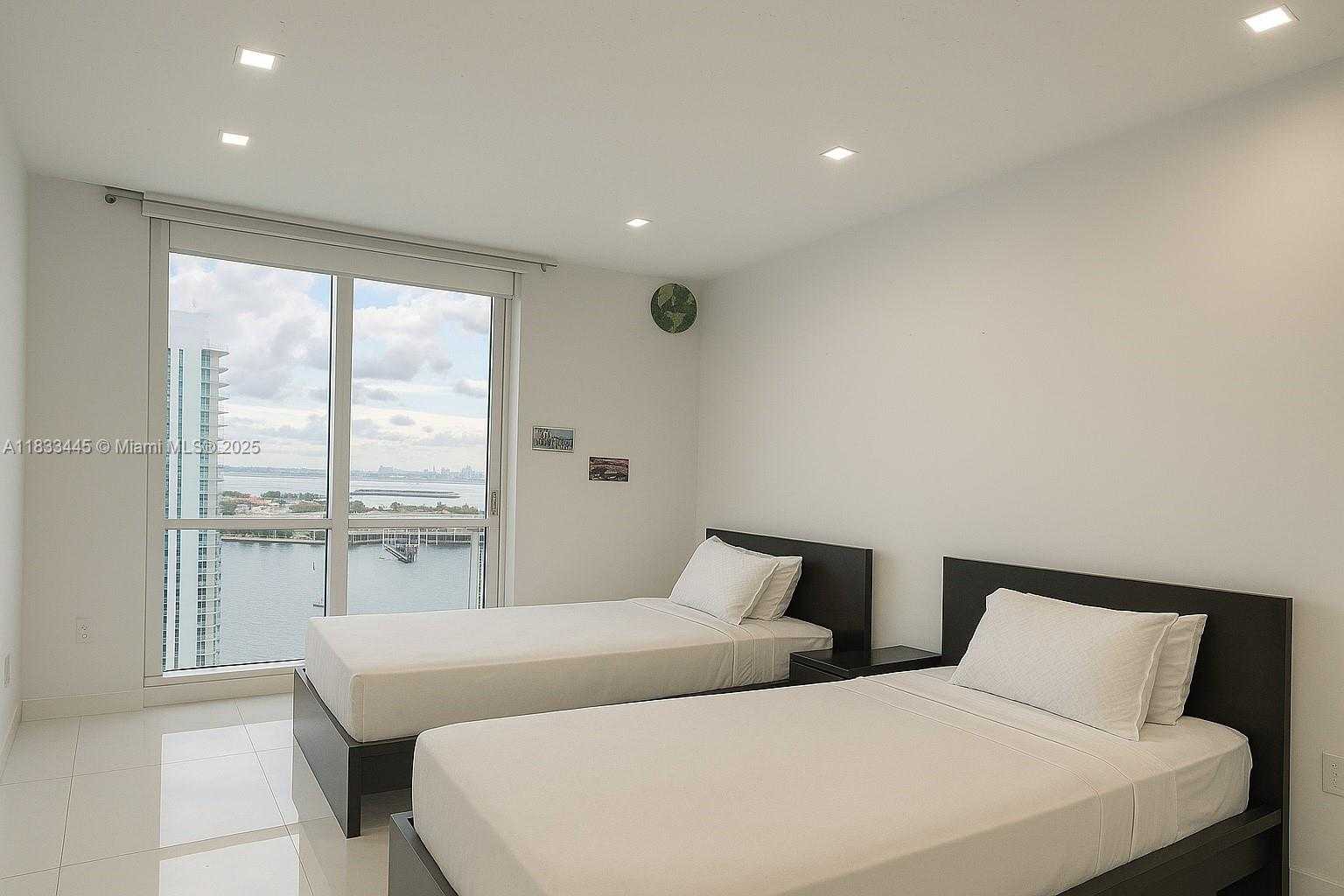 Small Image of 901 BRICKELL KEY BLVD #3307, Miami Number 6