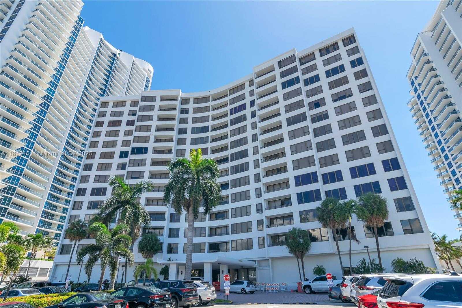 Small Image of 3505 SOUTH OCEAN DR #208, Hollywood Number 2