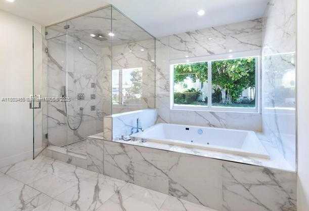 Small Image of 9811 NORTH EAST 4TH AVE RD, Miami Shores Number 13