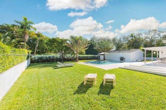 Small Image of 9811 NORTH EAST 4TH AVE RD, Miami Shores Number 3