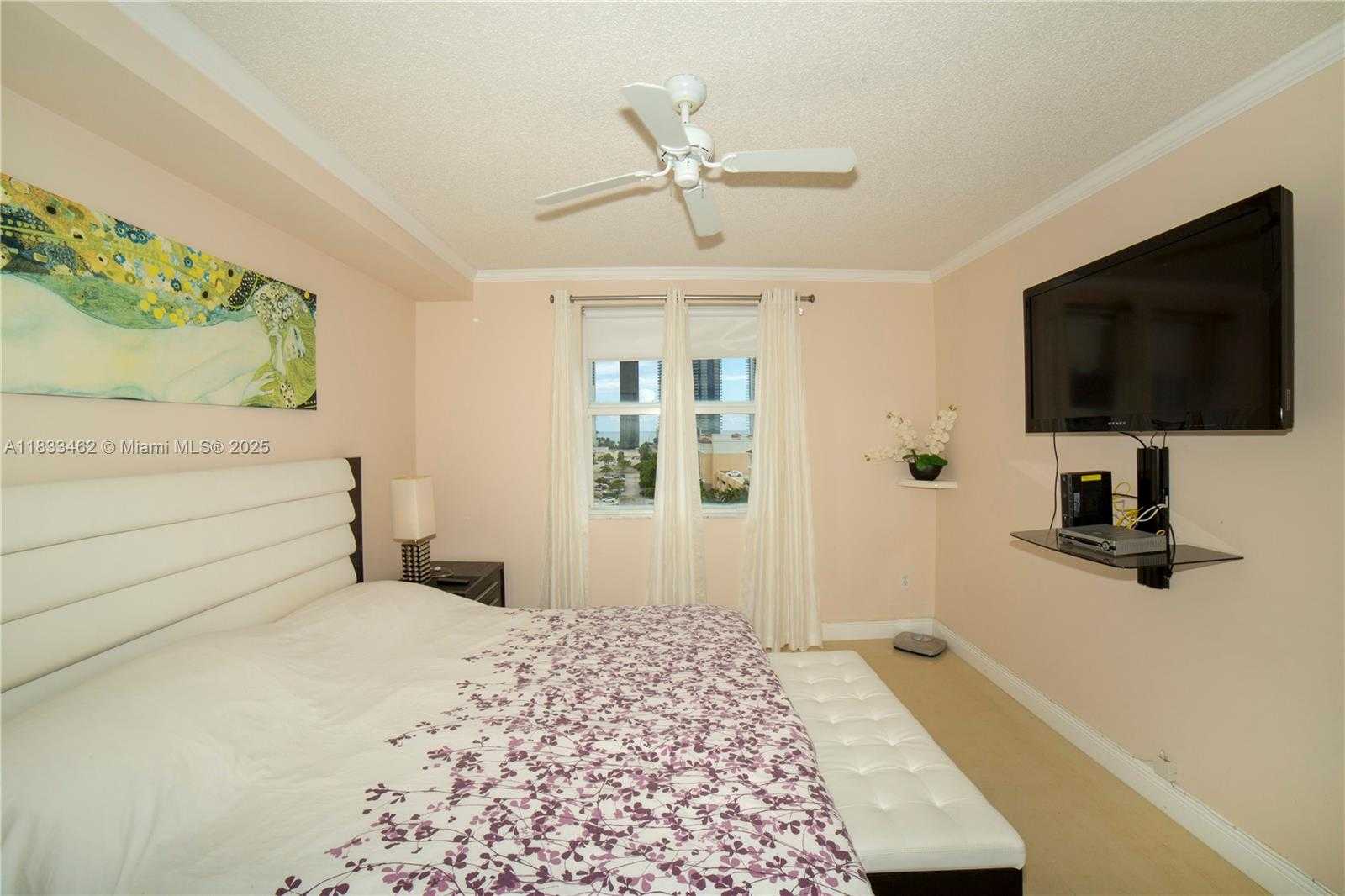 Small Image of 17100 NORTH BAY RD #1816, Sunny Isles Beach Number 14