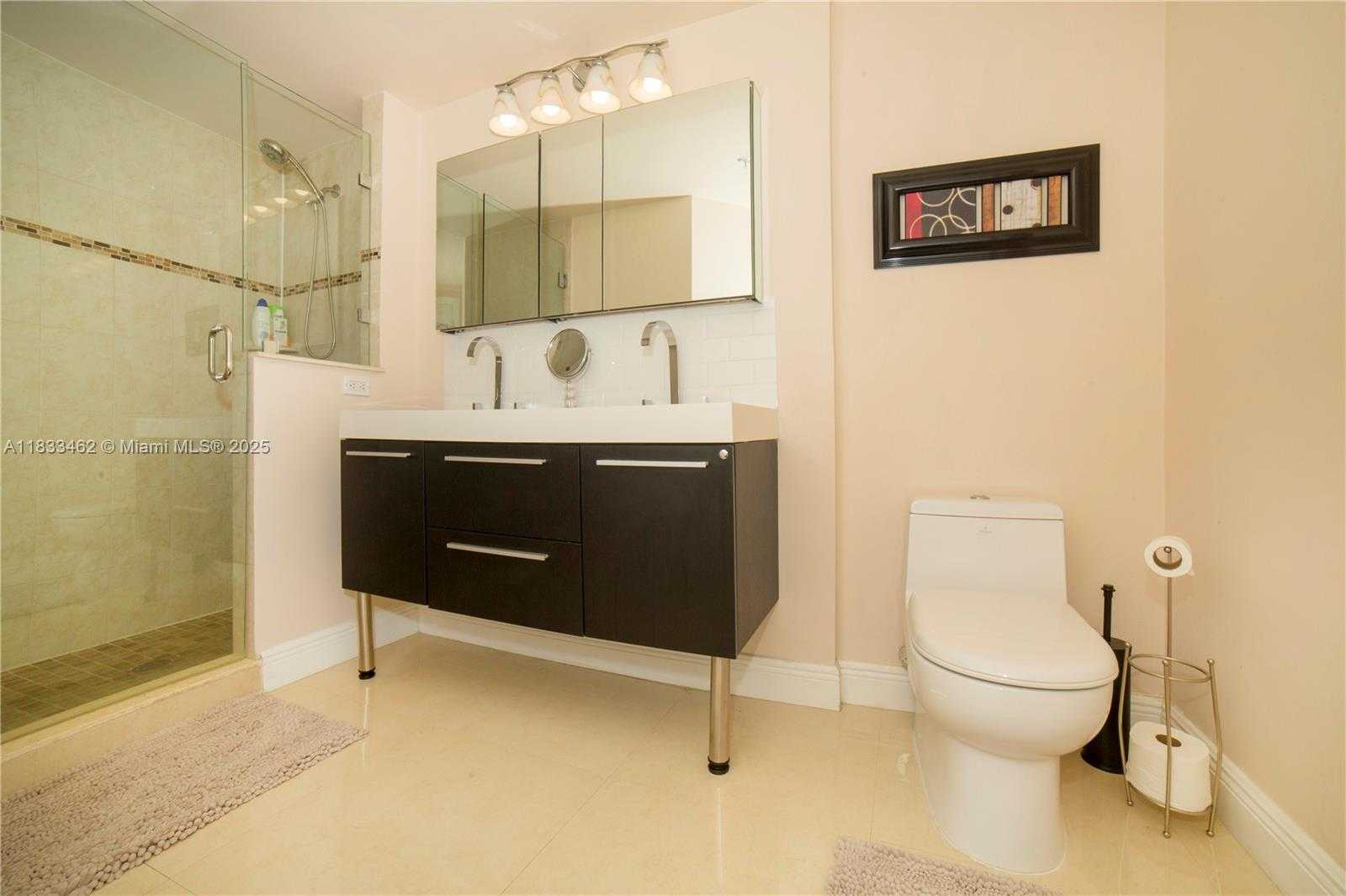 Small Image of 17100 NORTH BAY RD #1816, Sunny Isles Beach Number 17