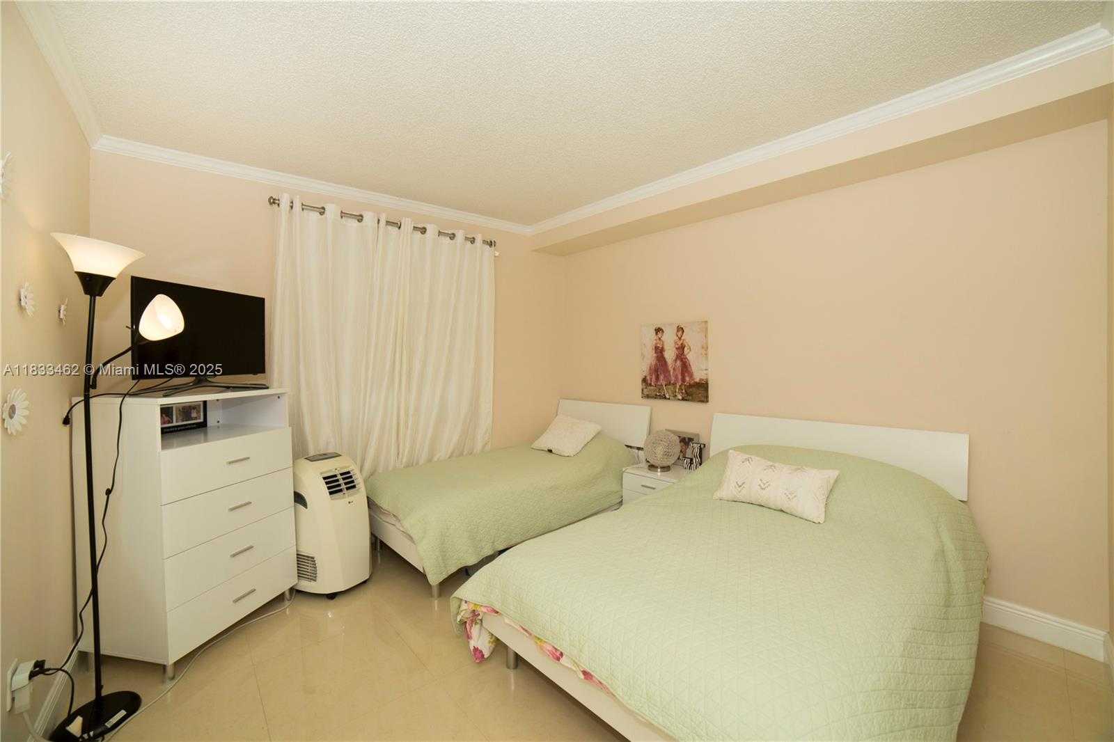 Small Image of 17100 NORTH BAY RD #1816, Sunny Isles Beach Number 19