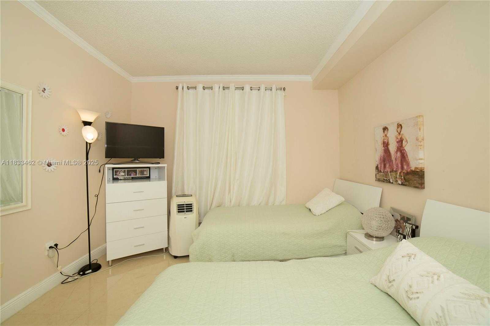 Small Image of 17100 NORTH BAY RD #1816, Sunny Isles Beach Number 20