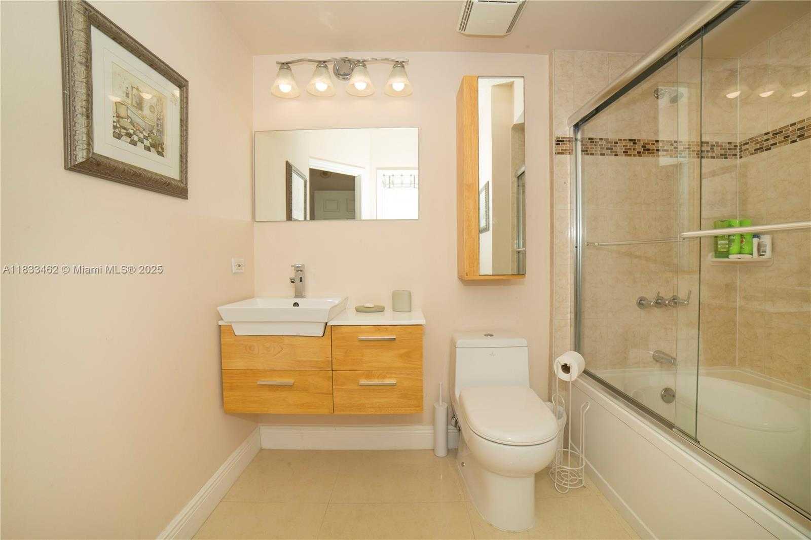 Small Image of 17100 NORTH BAY RD #1816, Sunny Isles Beach Number 22