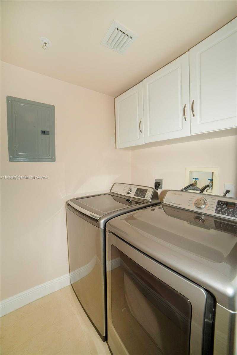 Small Image of 17100 NORTH BAY RD #1816, Sunny Isles Beach Number 31
