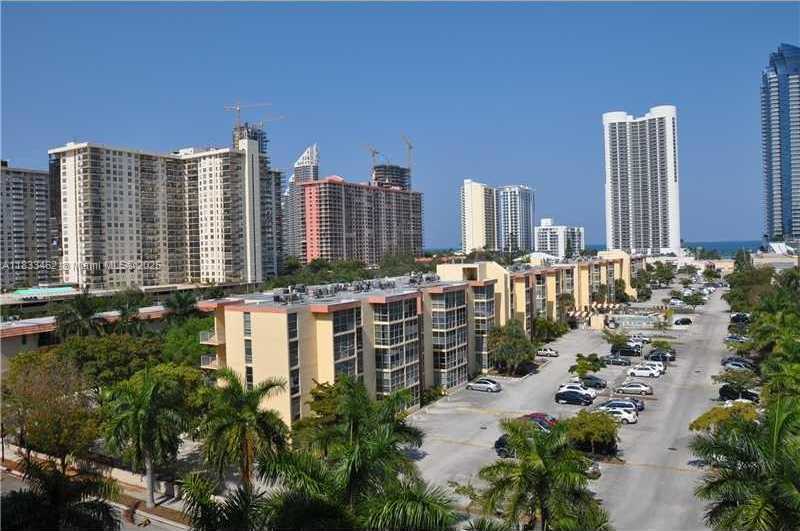Small Image of 17100 NORTH BAY RD #1816, Sunny Isles Beach Number 4
