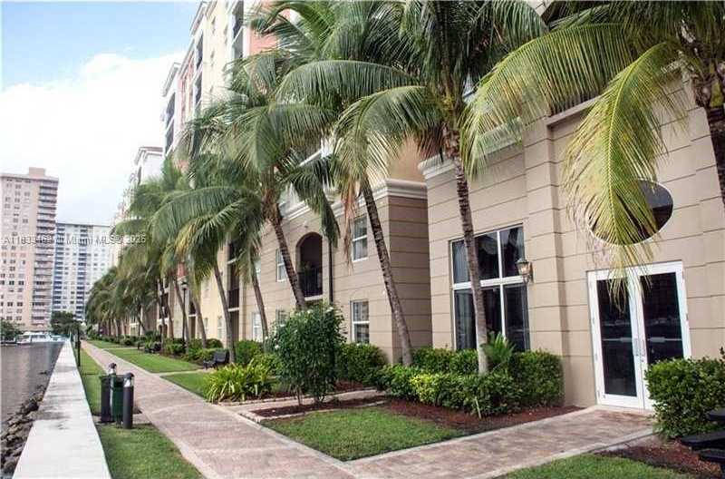 Small Image of 17100 NORTH BAY RD #1816, Sunny Isles Beach Number 7